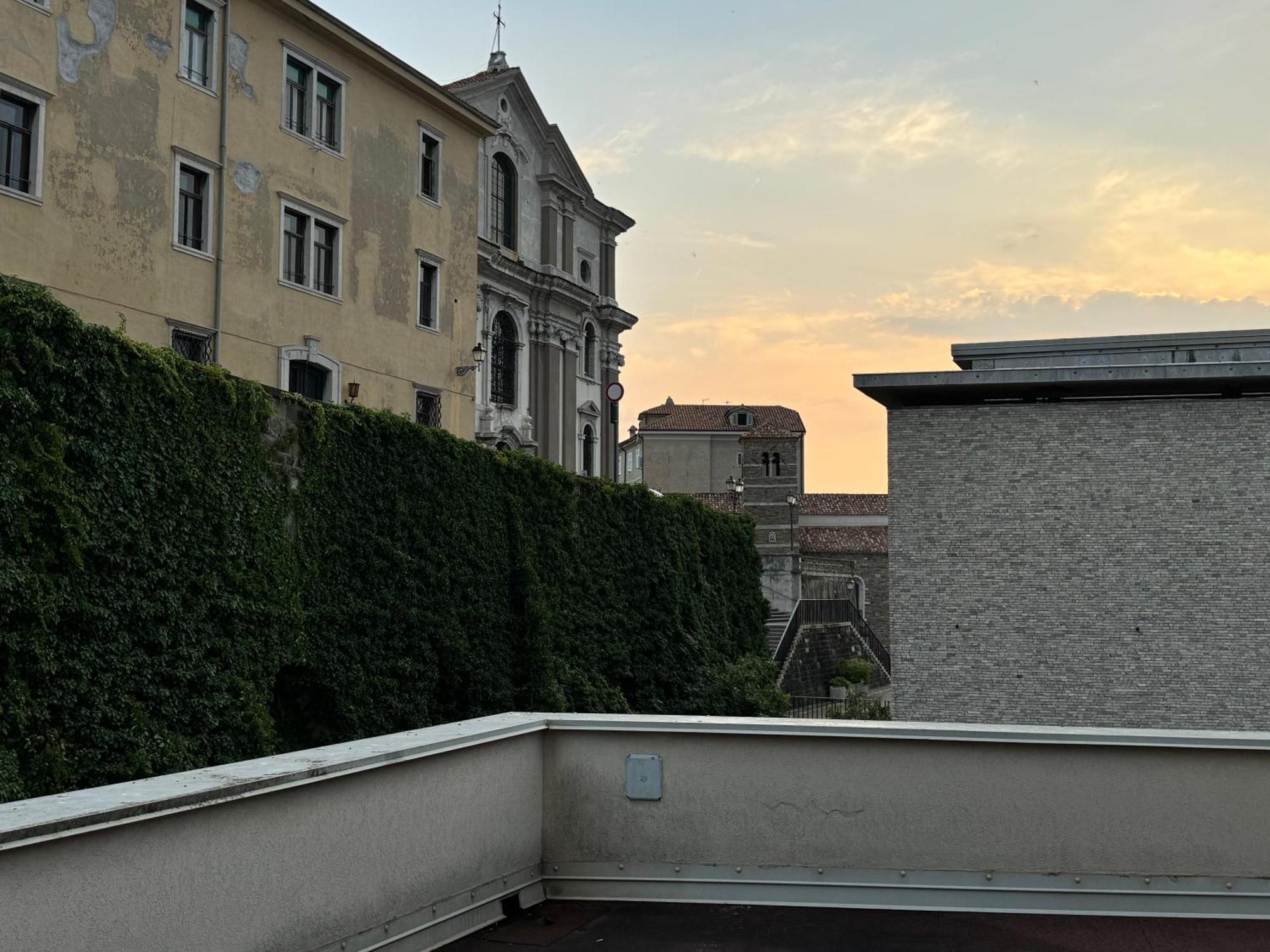 Teatro Romano Suites Трієст Екстер'єр фото